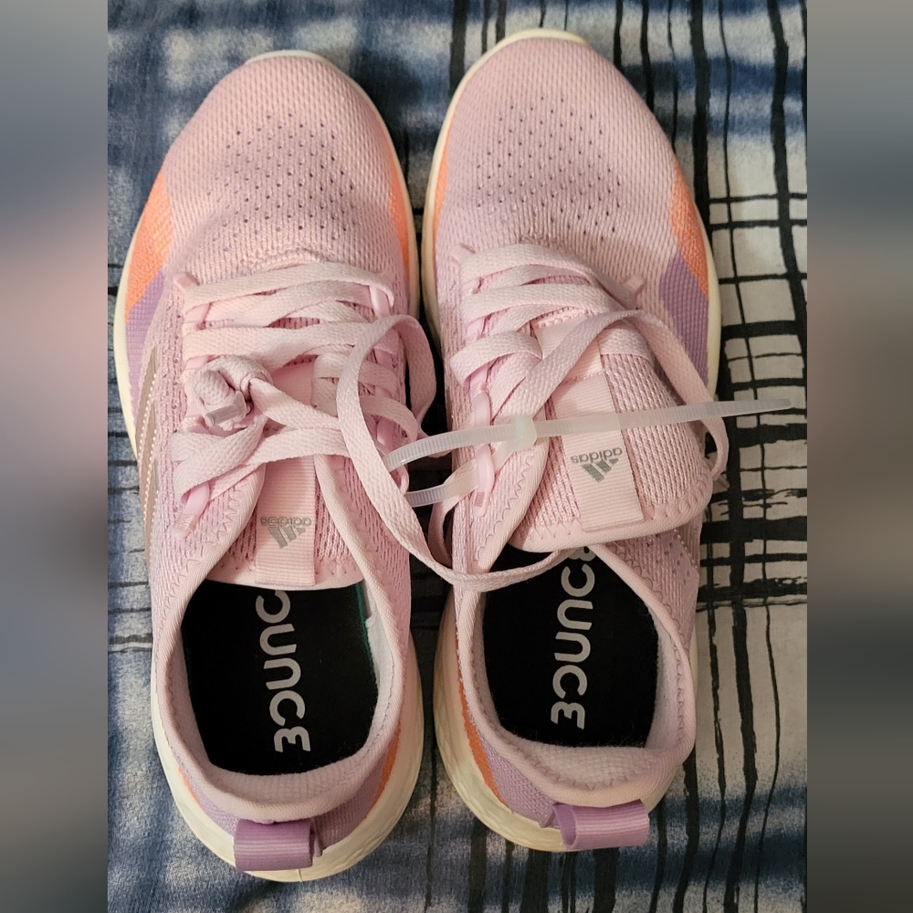 Women's Adidas Bounce